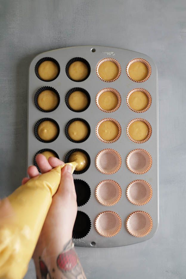 Gefüllte Mini-Cupcake-Förmchen