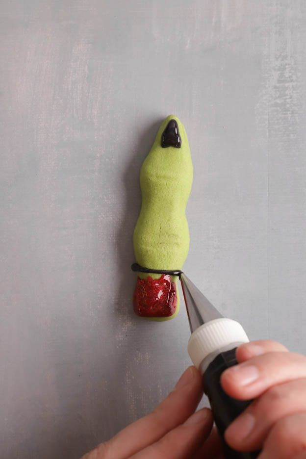 Fertige Hexenfinger mit Streudekor