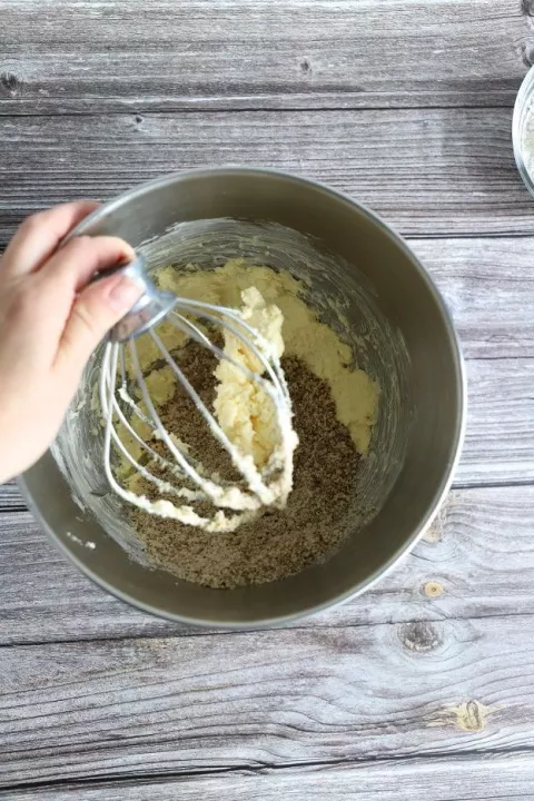 Smooth hazelnut mixture