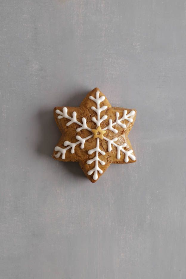 Sprinkle decor in gold and white