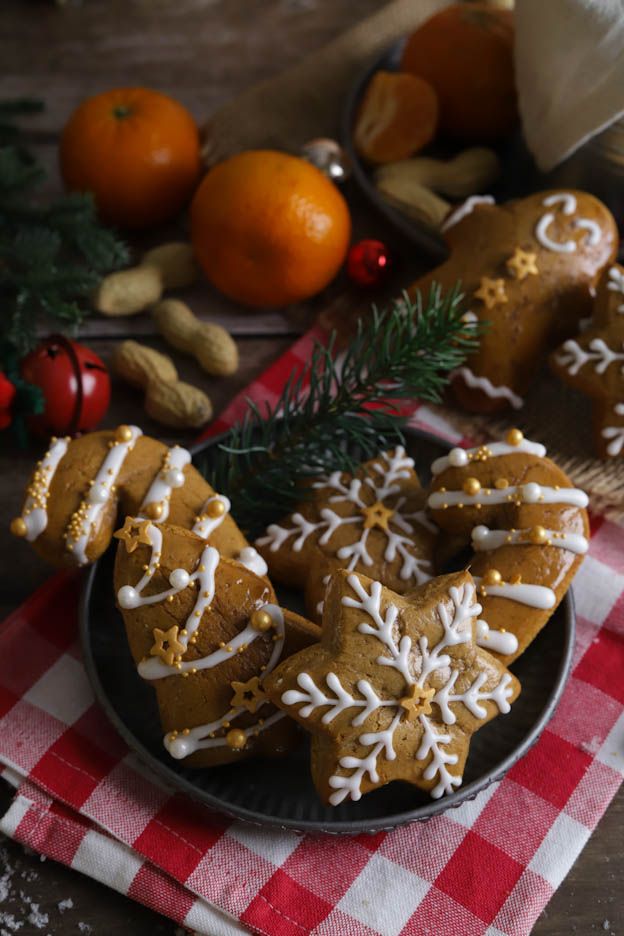 Gingerbread with Sugar pearls and gold Sprinkle decor