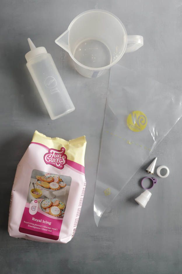 Royal icing powder in the bowl