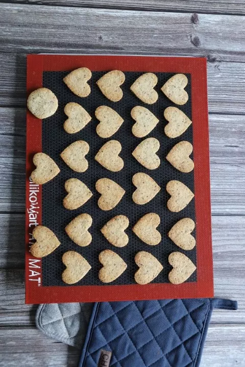 Golden-brown baked hazelnut cookies