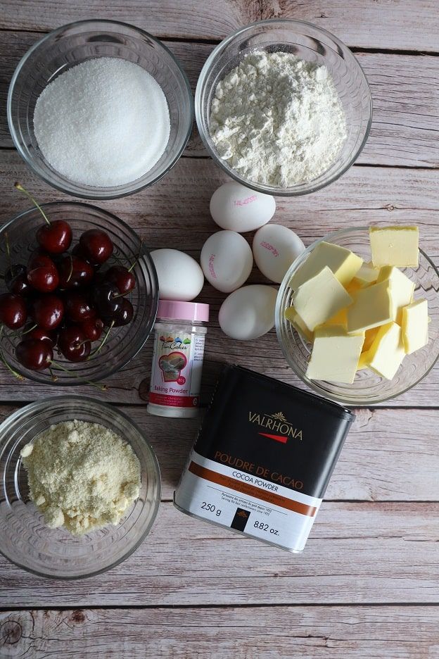 ingredienti cake cioccolato-ciliegia