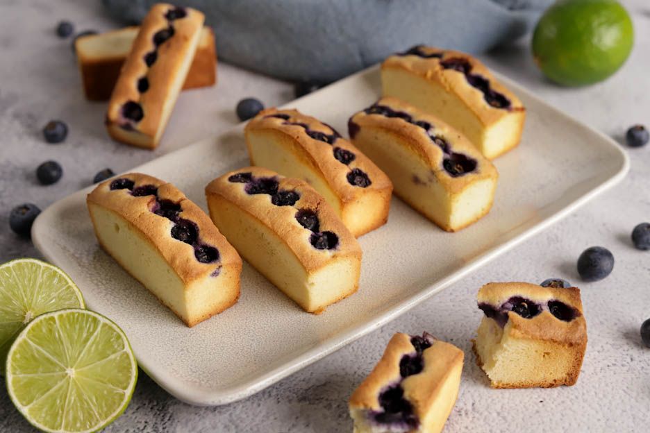 Financiers mirtilli-lime