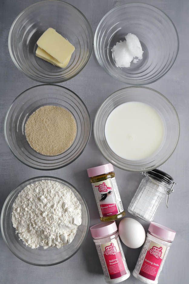 Beurre et huile de coco dans le bol mélangeur