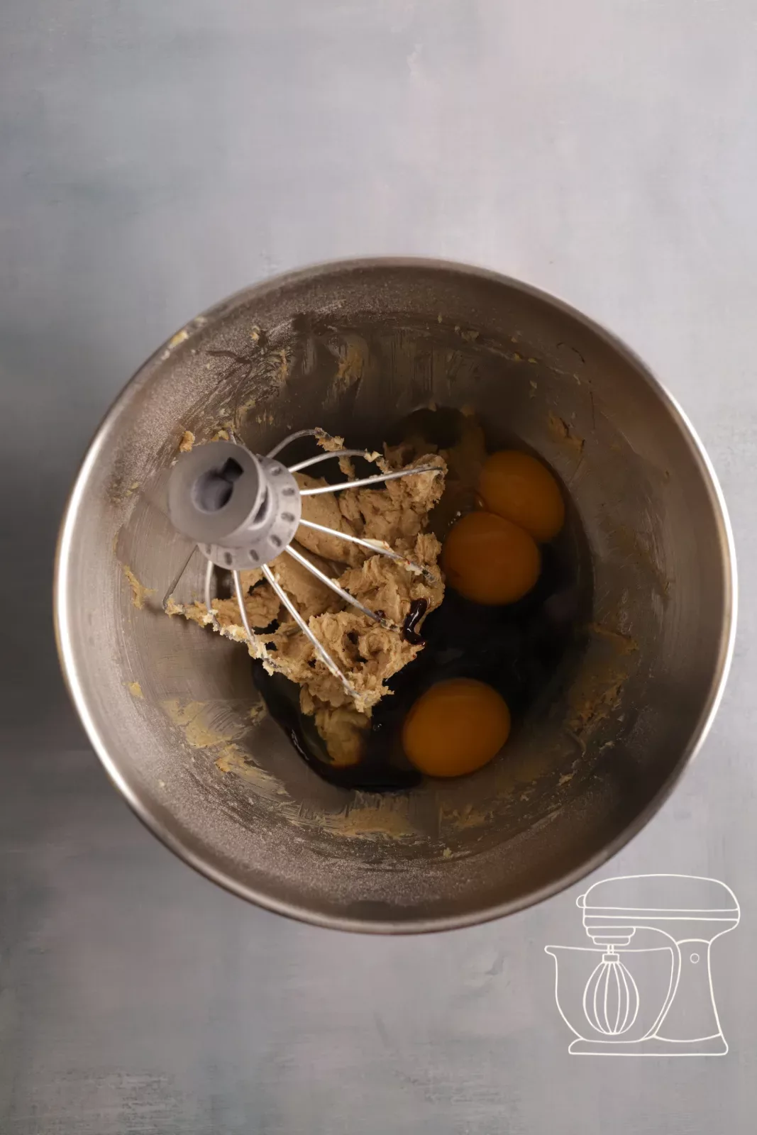 Il composto della torta gonfiato nella ciotola