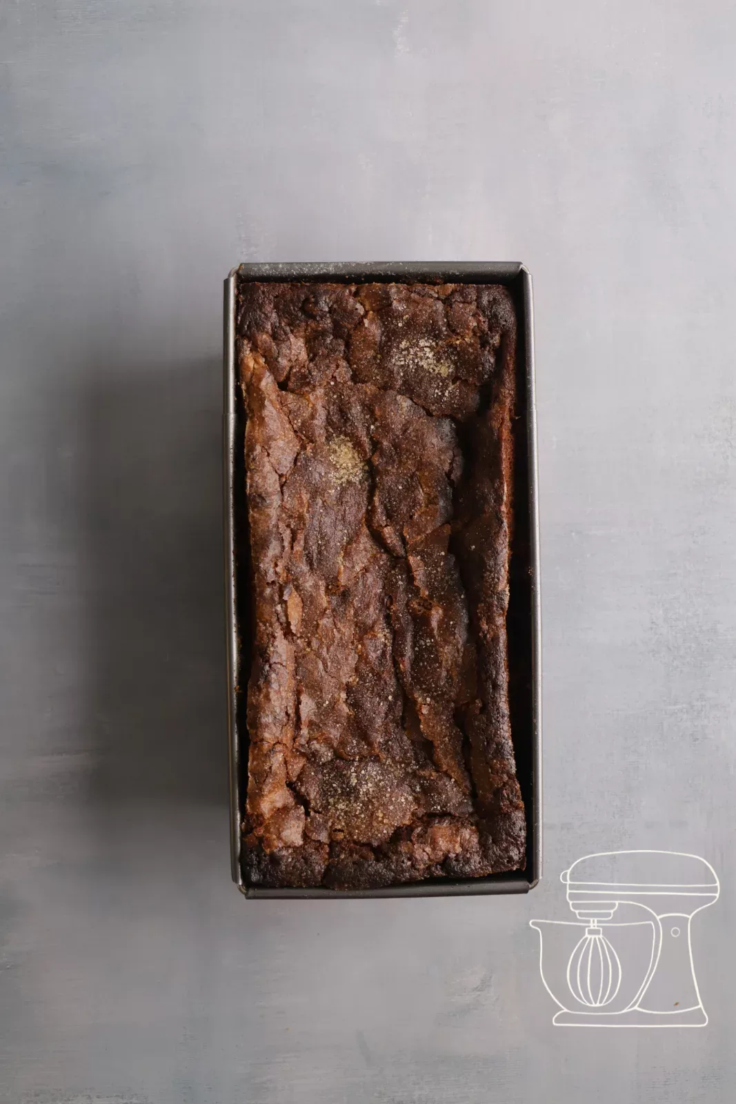 Il cake cotto si raffredda nello stampo 