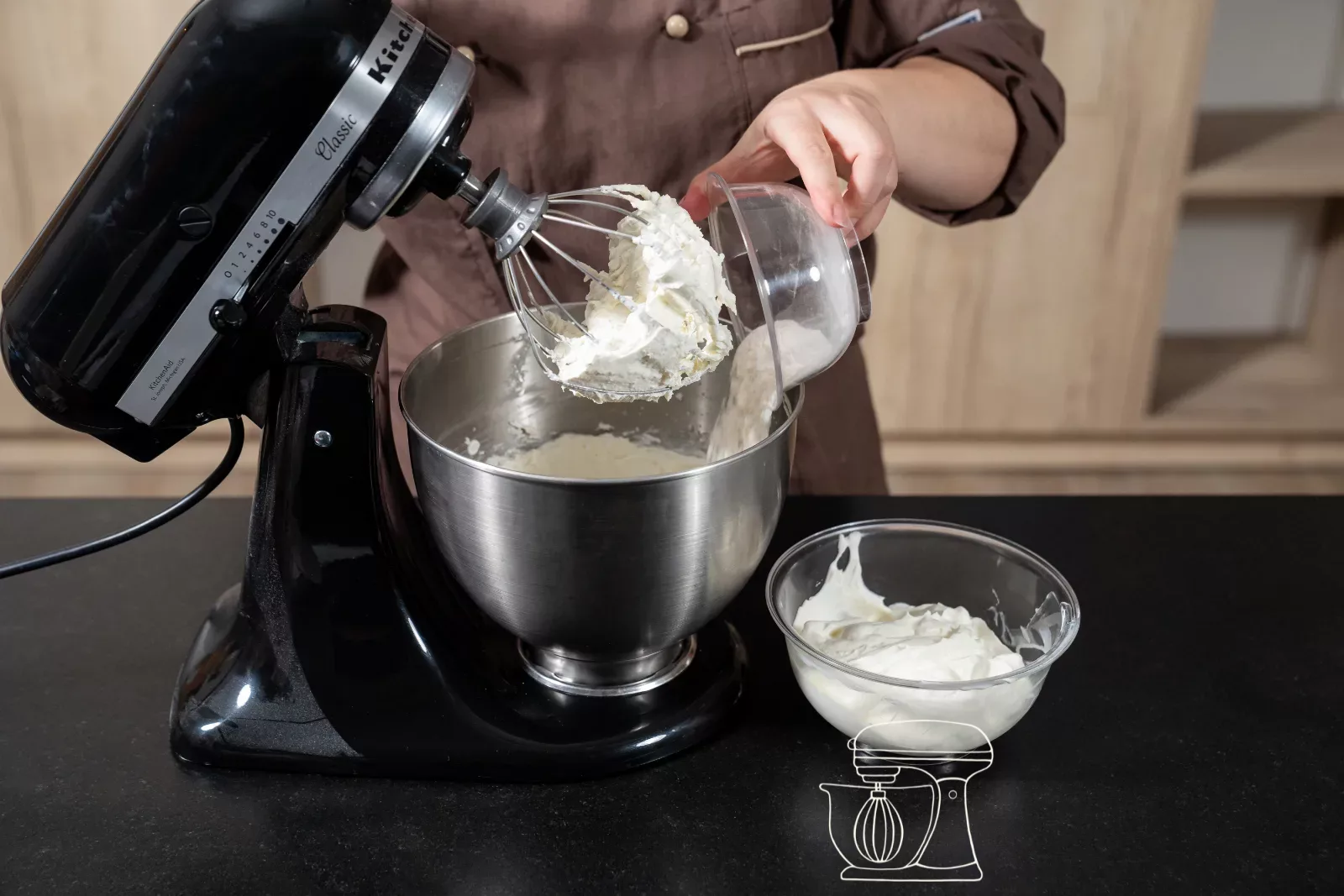 Aggiungere il succo di limone alla crema