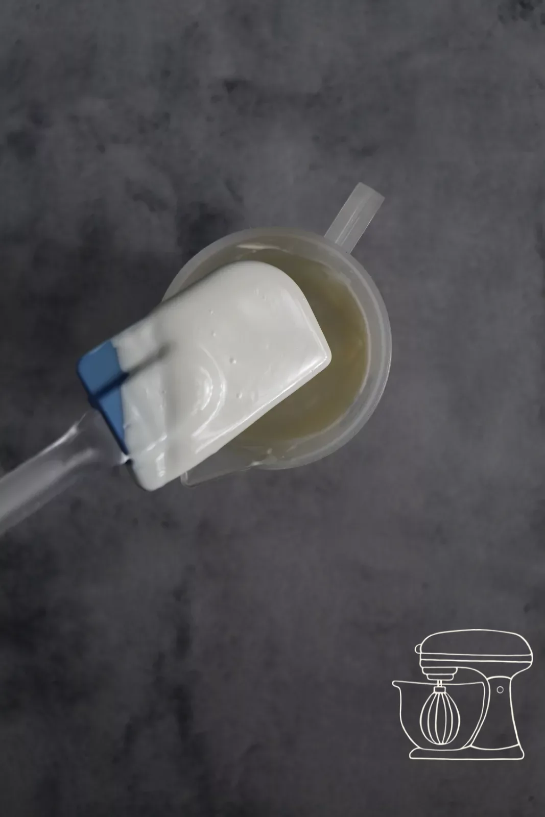 Geschmolzene weisse Melts glatt rühren
