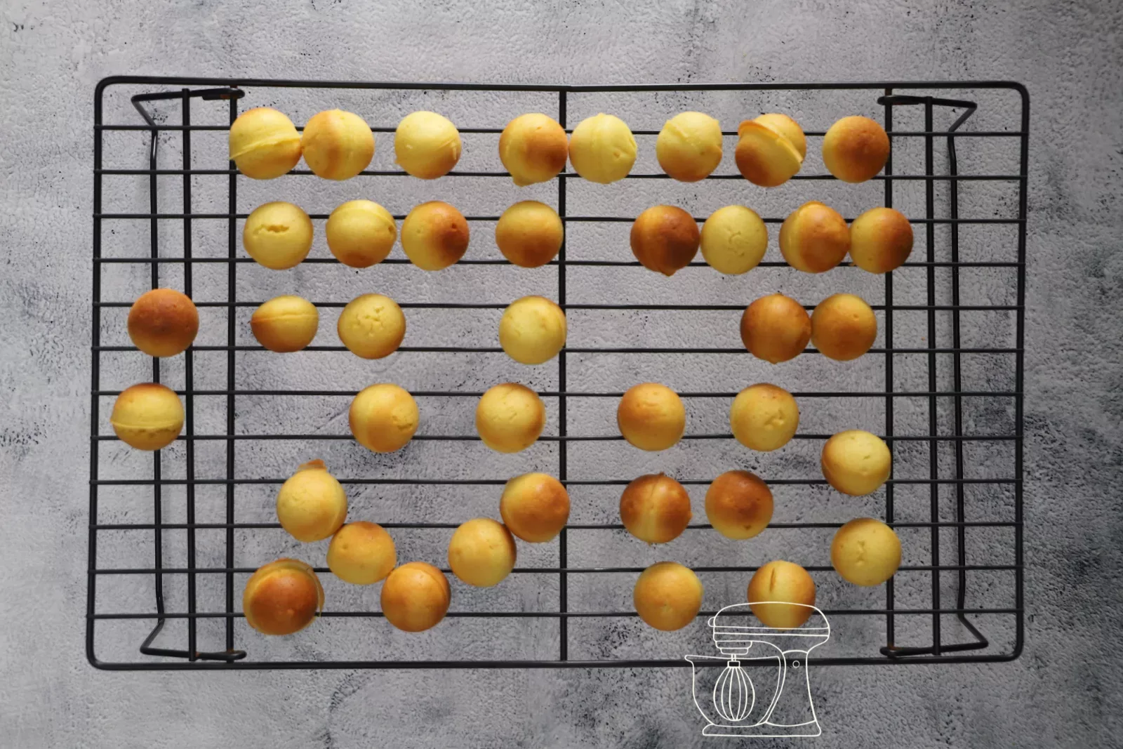 Cake Pops auf dem Gitter auskühlen