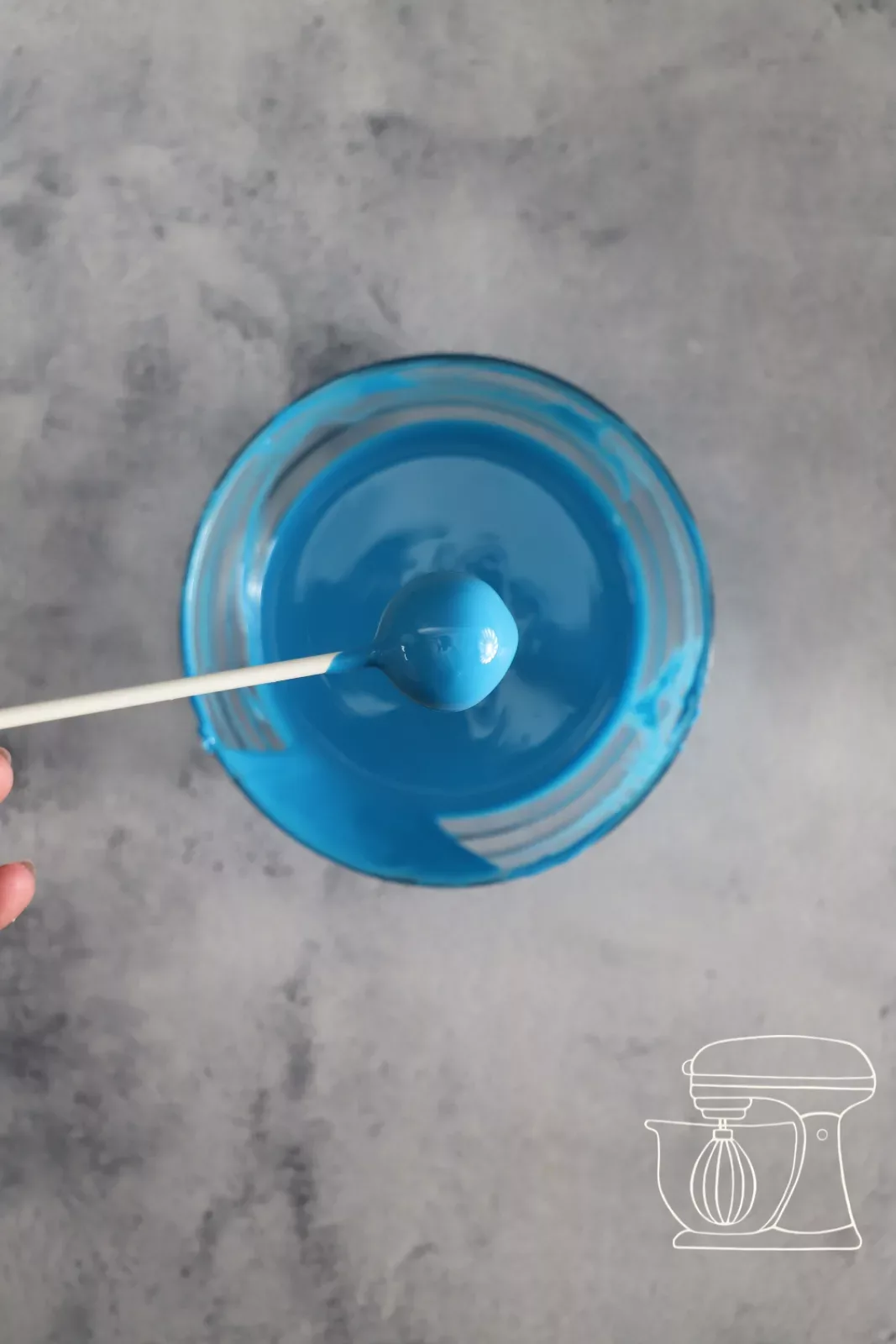Cake Pop vollständig eintauchen