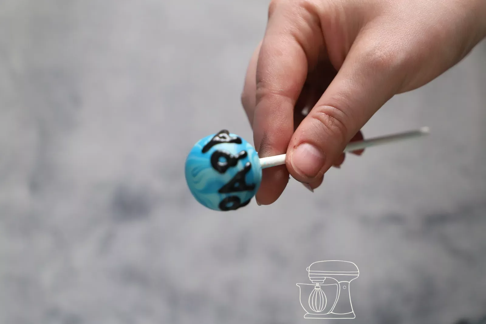 Cake Pop mit «Papa» beschriftet