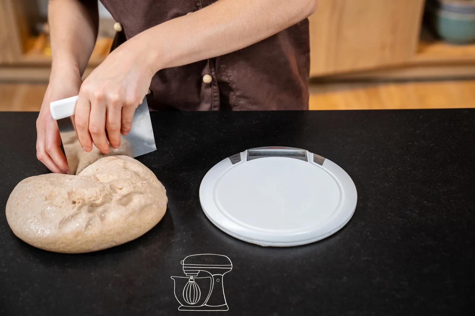 L'impasto viene pesato in dieci pezzi da 80 g