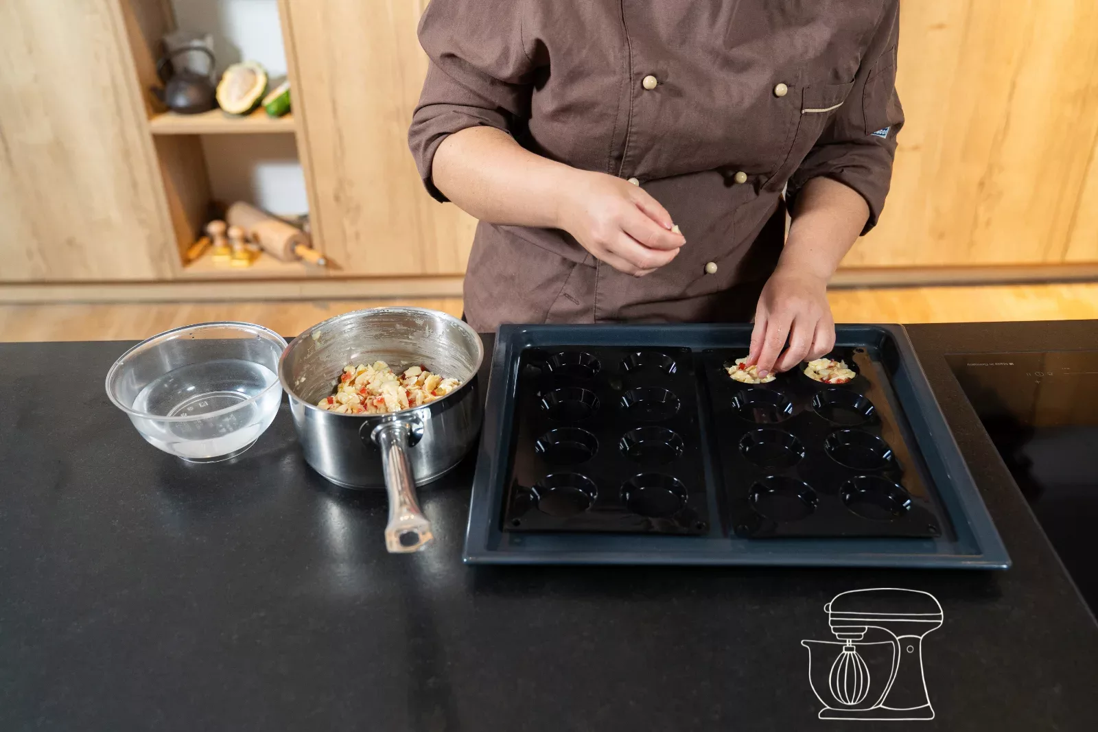 Moule en silicone garni avant la cuisson