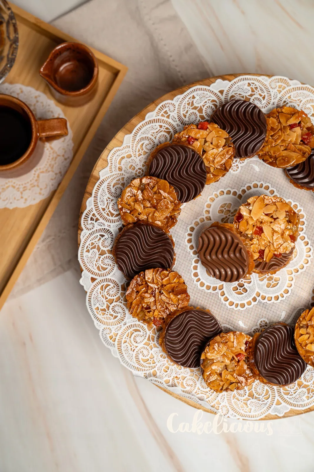 Cercle de florentins au chocolat au lait et au chocolat noir