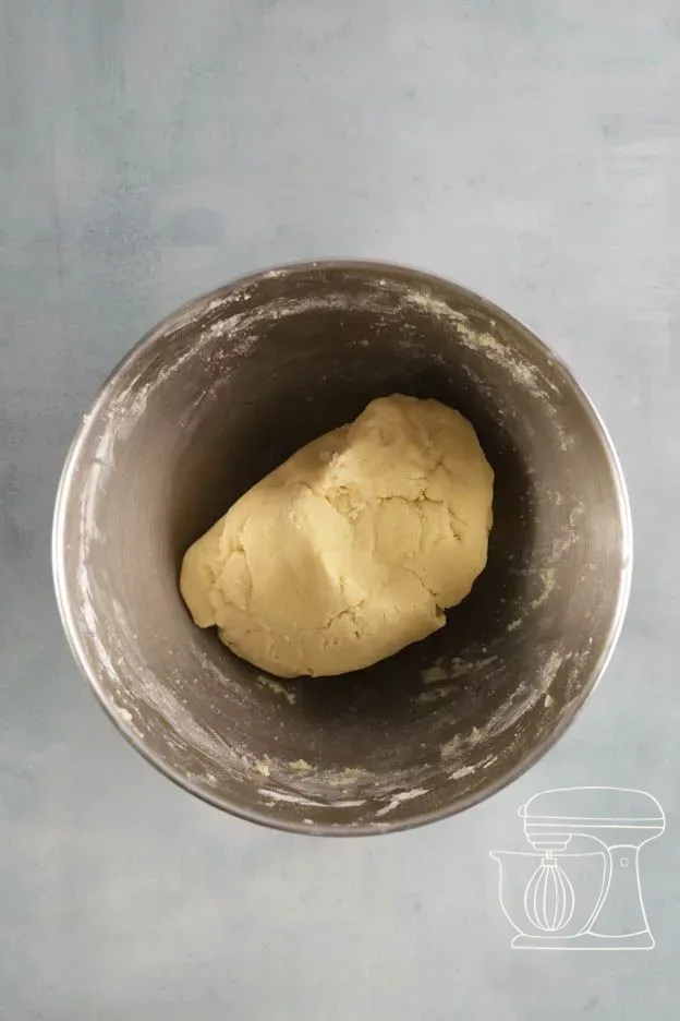 Glatter Guetzliteig in der Schüssel