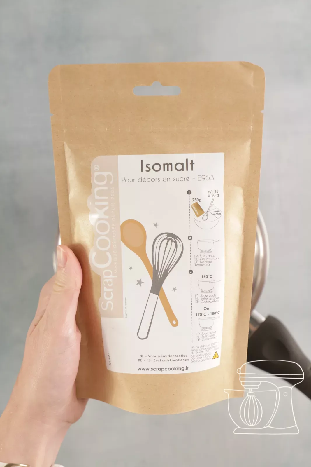 Isomalt und Wasser in einem Kochtopf