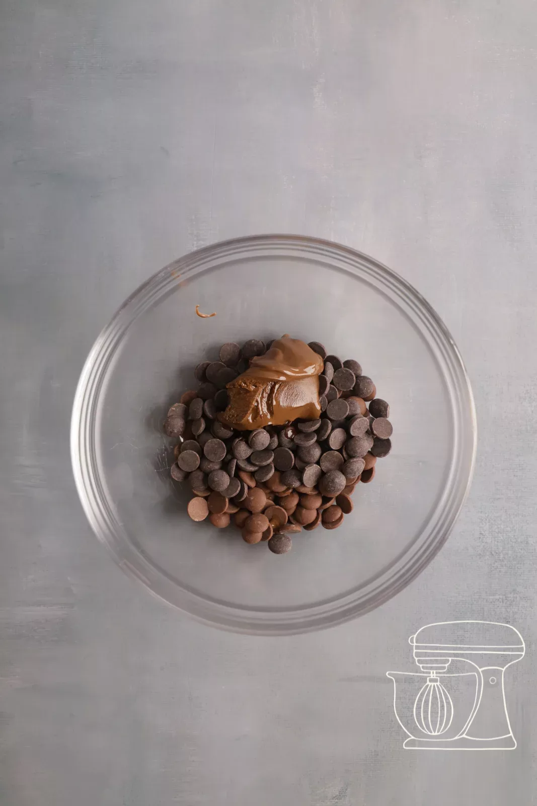 Chocolate and praline ready to melt