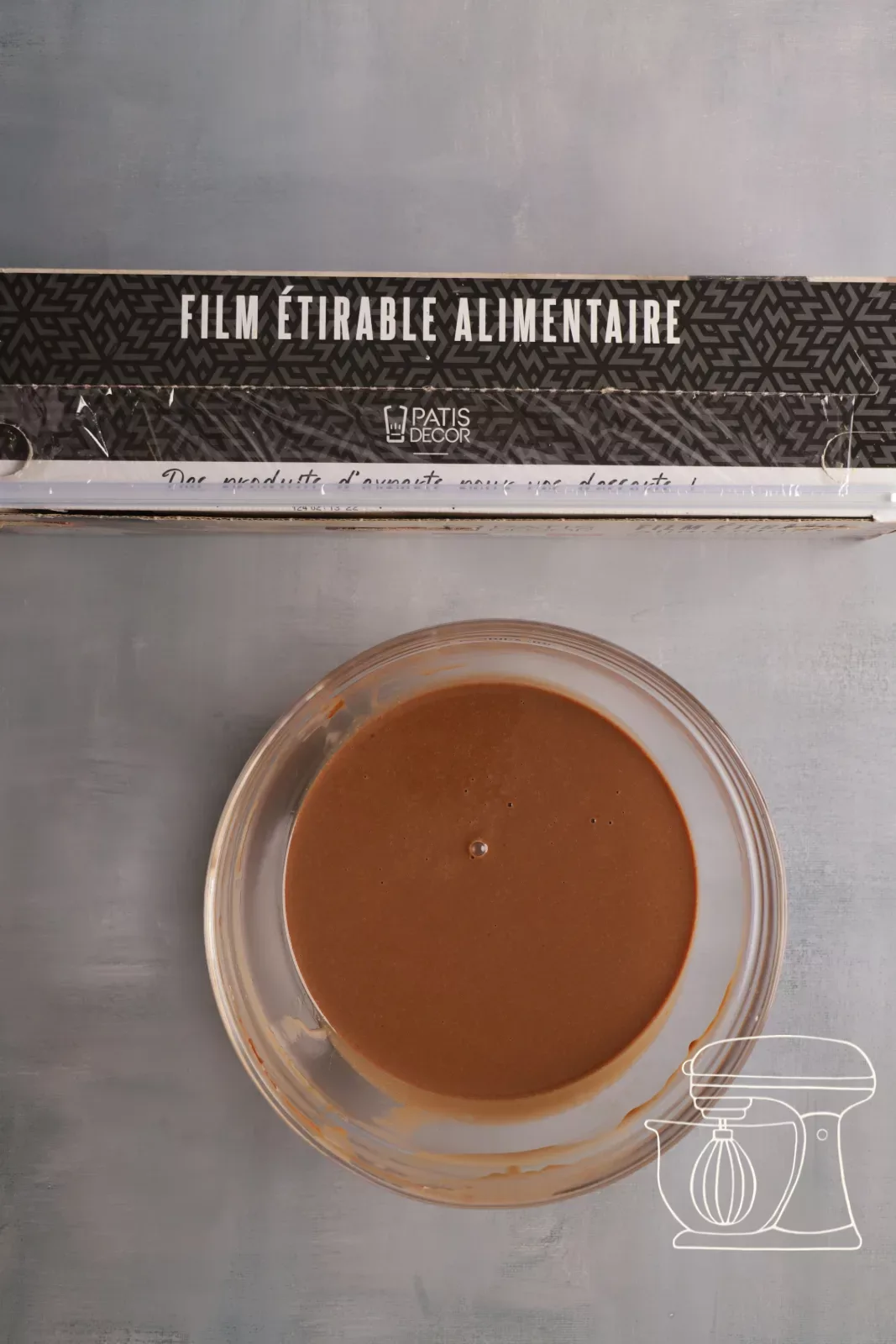 Film lies directly on the Ganache