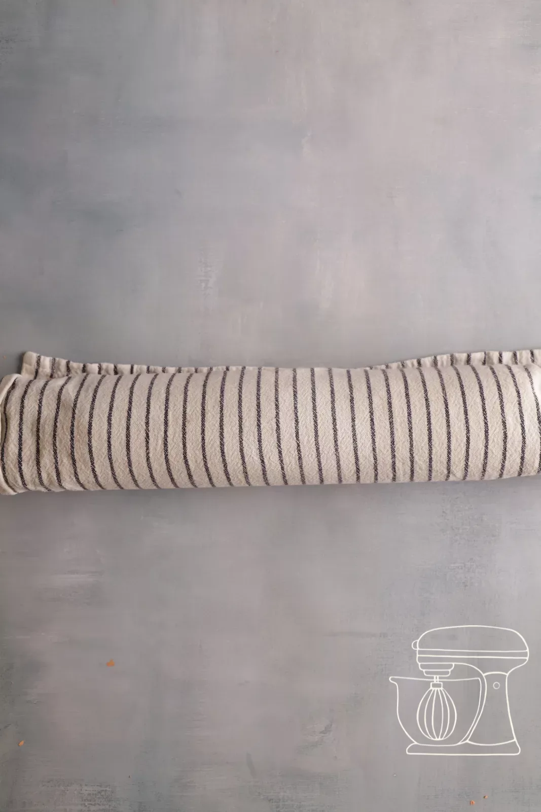 Rolled-up sponge cooling in the damp cloth