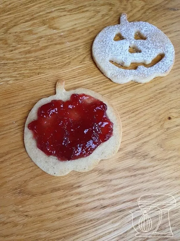 Pumpkin Spitzbuben with raspberry Jelly