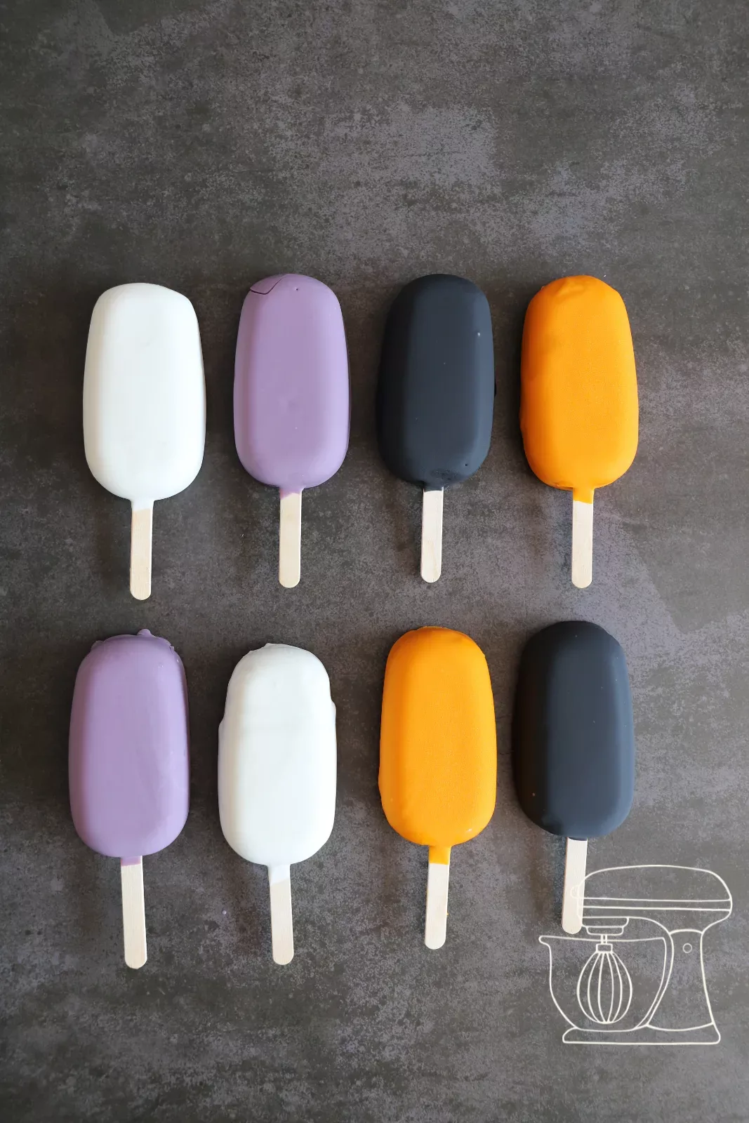 Halloween cakesicles in various colours