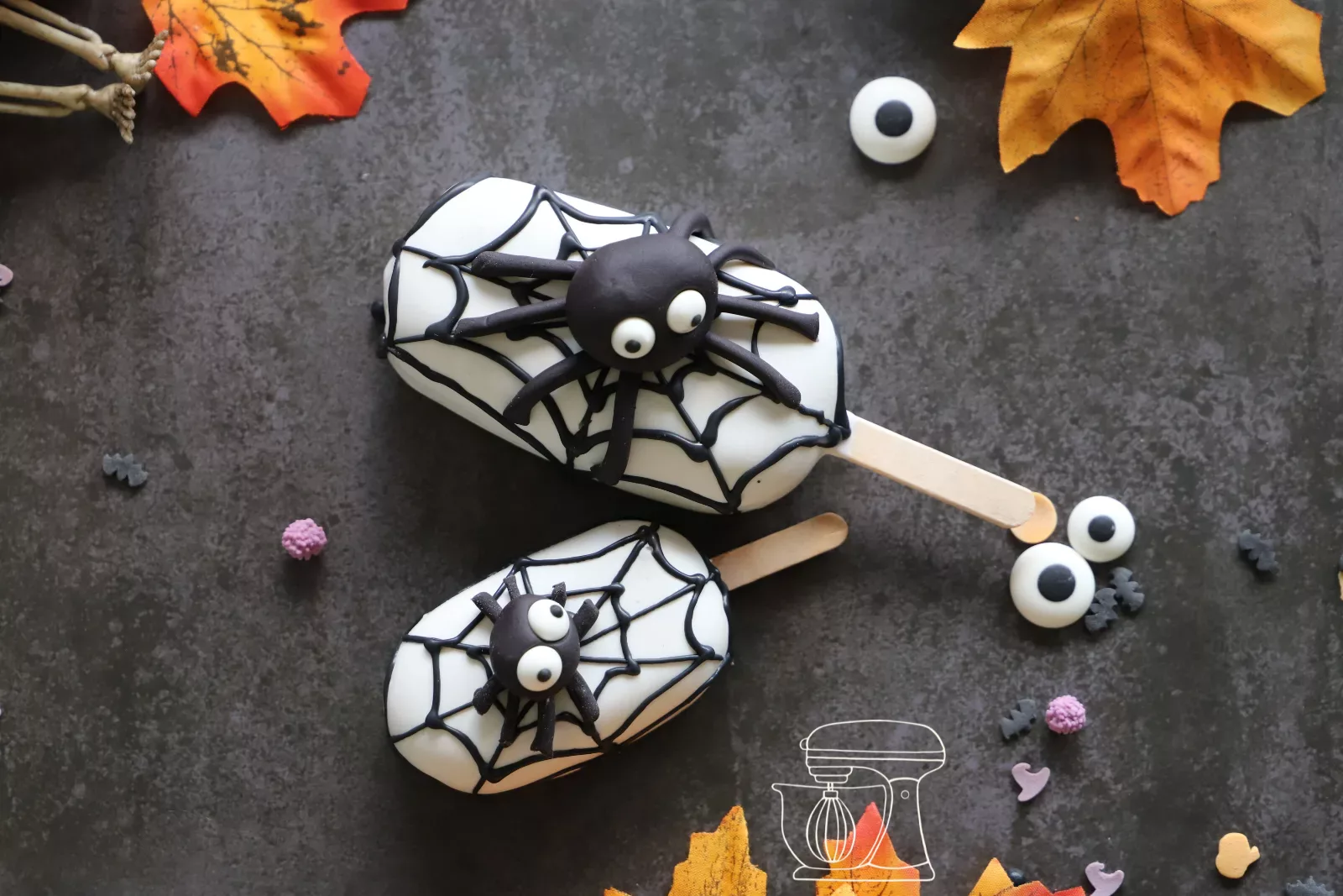 Cakesicle with spider web and small Fondant spider