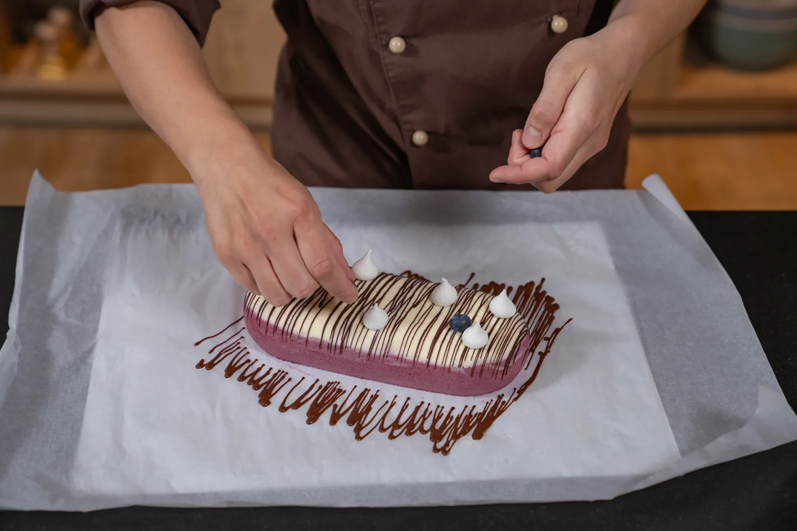 Create the marble effect, turn out and decorate