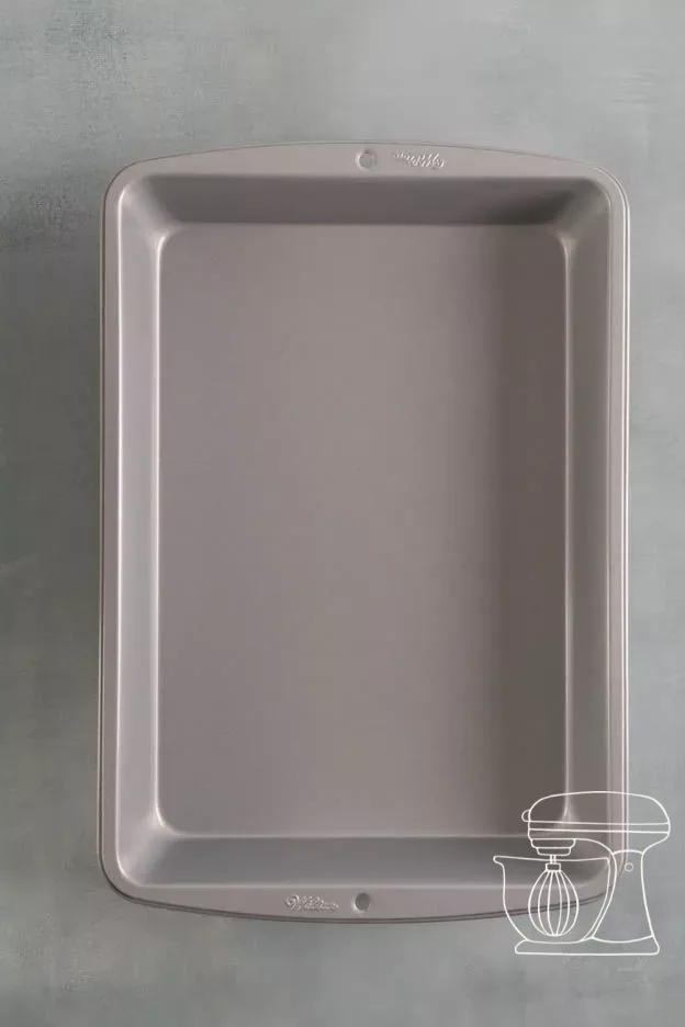 Rectangular baking tin for the pumpkin brownies