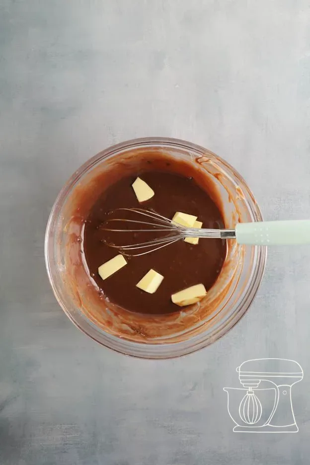 Butterstücke auf der Ganache