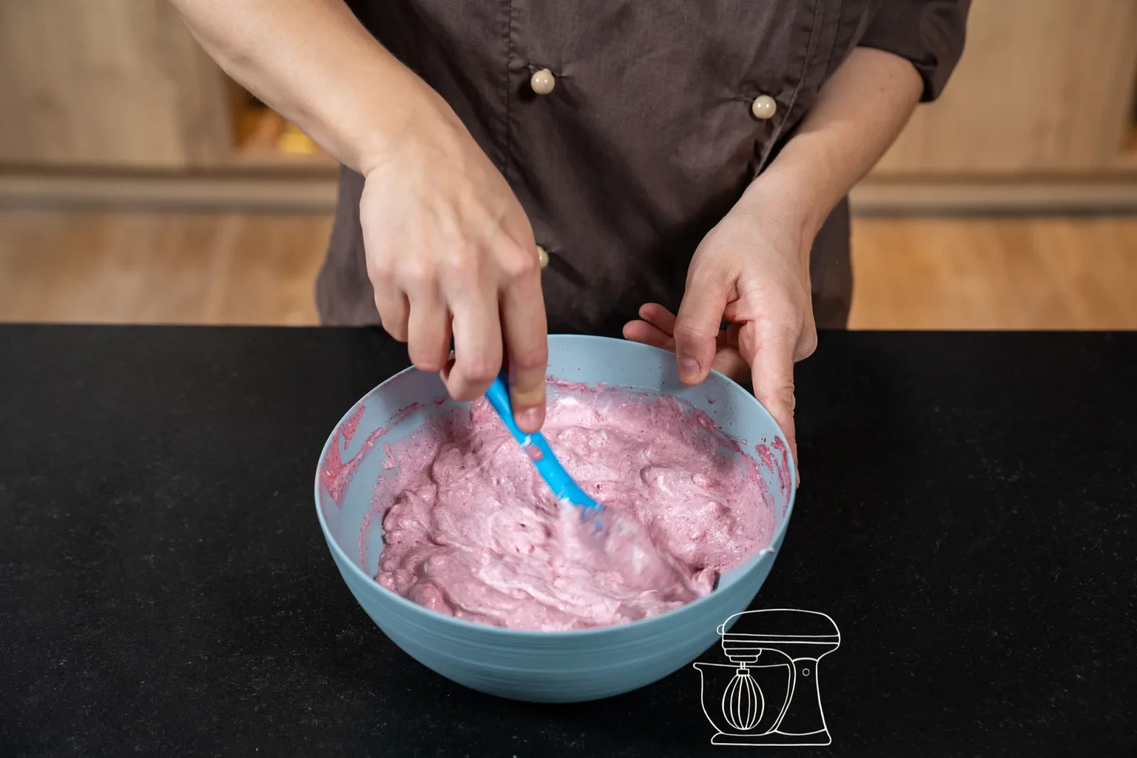 Fill the mousse into the mold