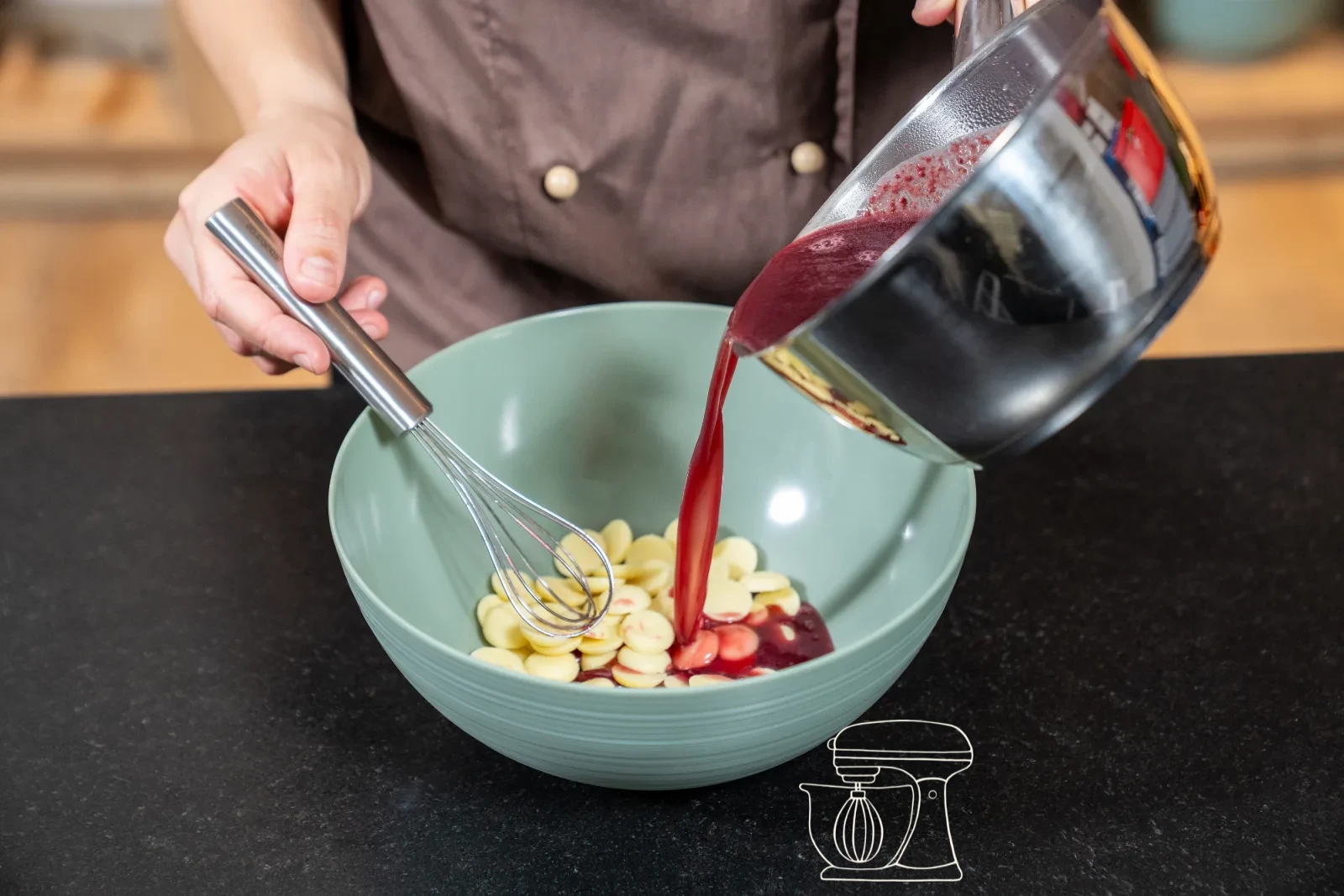 Blend the glaze smooth and colour it