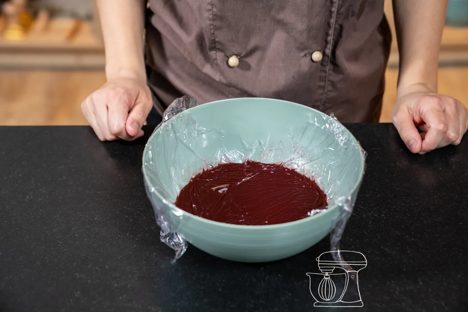 Blend the glaze smooth and colour it