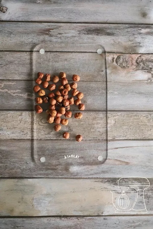 Ground and chopped hazelnuts separately on a Roulade mat