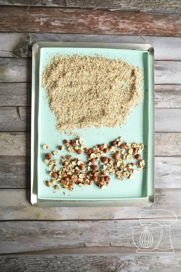 Roasted hazelnuts for the hazelnut sponge