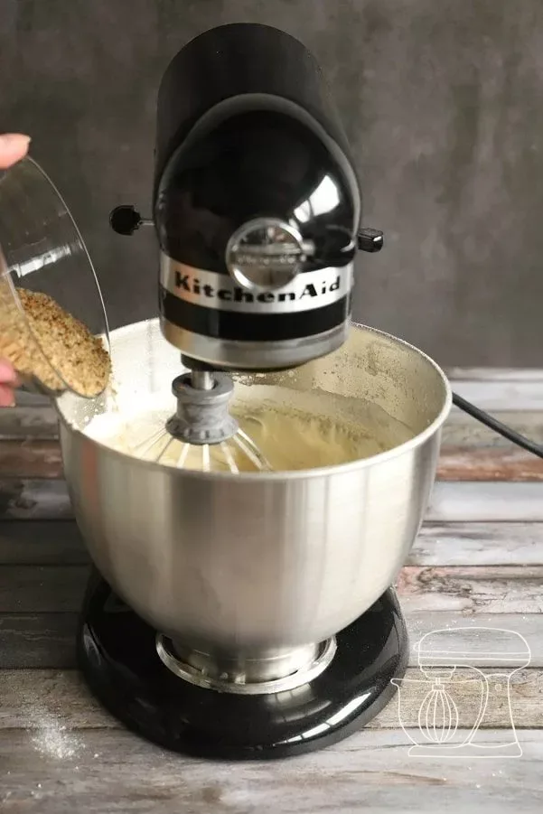 Flour, Baking powder and ground hazelnuts are mixed together