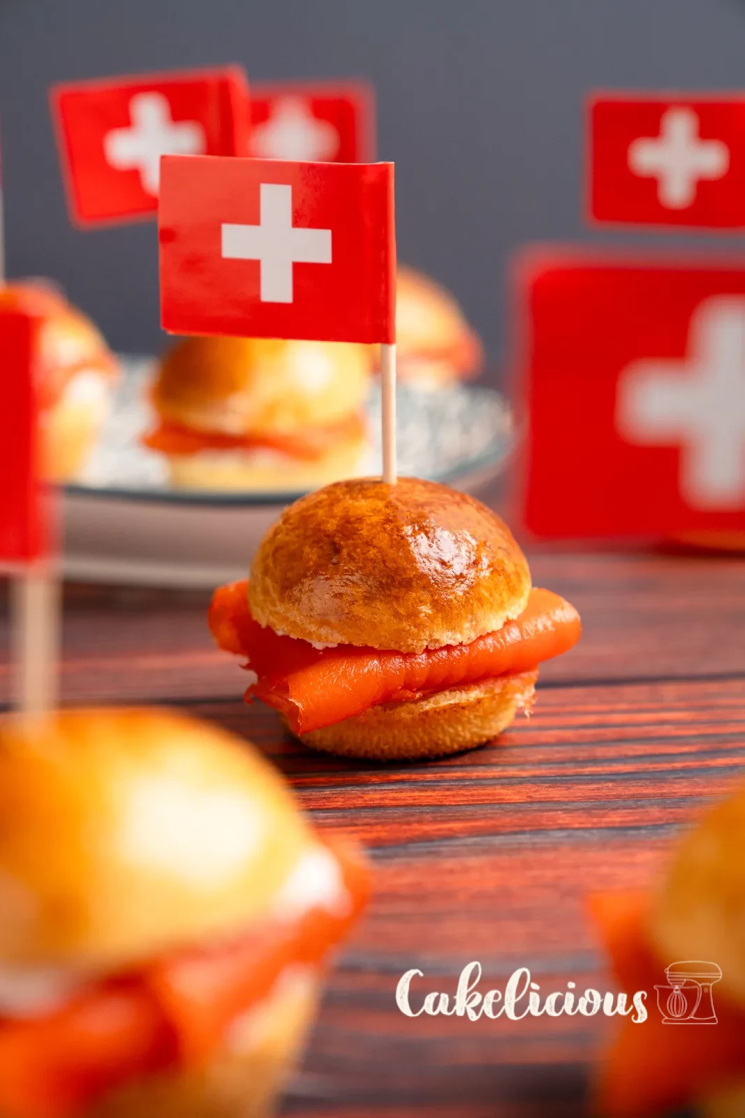 Mini salmon rolls – Brioche with horseradish cream and smoked salmon