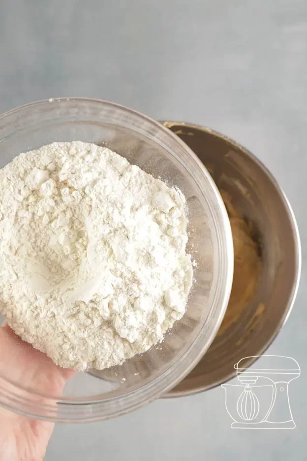 Flour and baking soda in the Mixing bowl