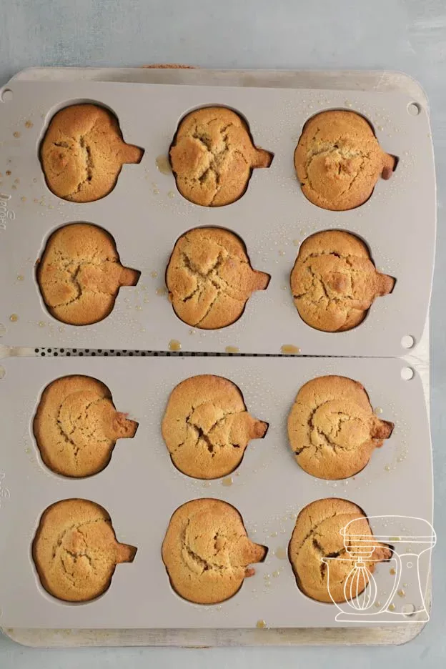 Baked mini pumpkin cakes in the silicone mold