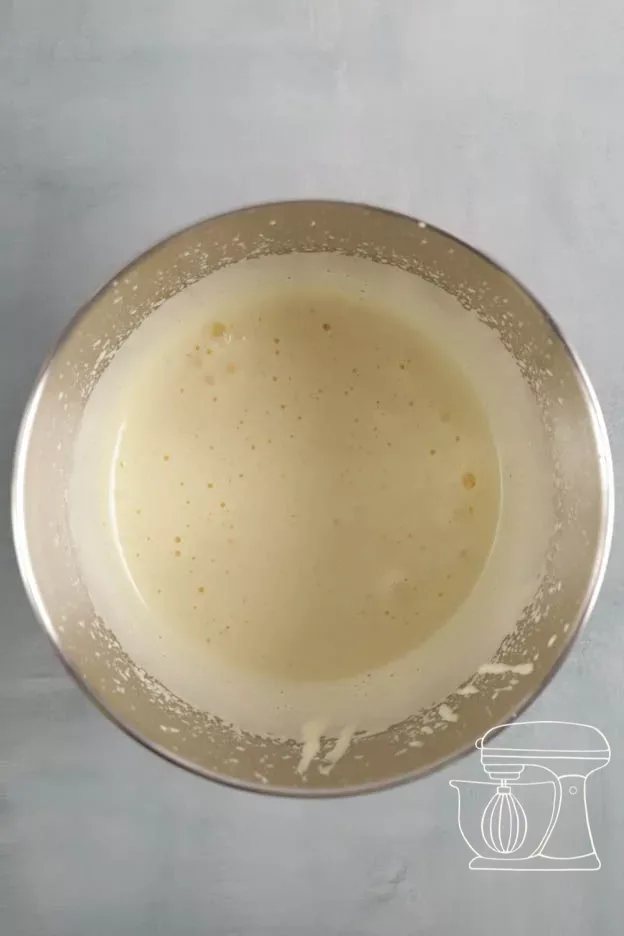 Mélange d'œufs et de sucre mousseux