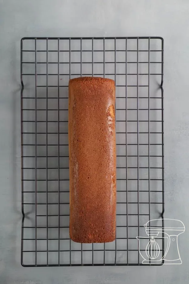 Génoise démoulée sur la grille