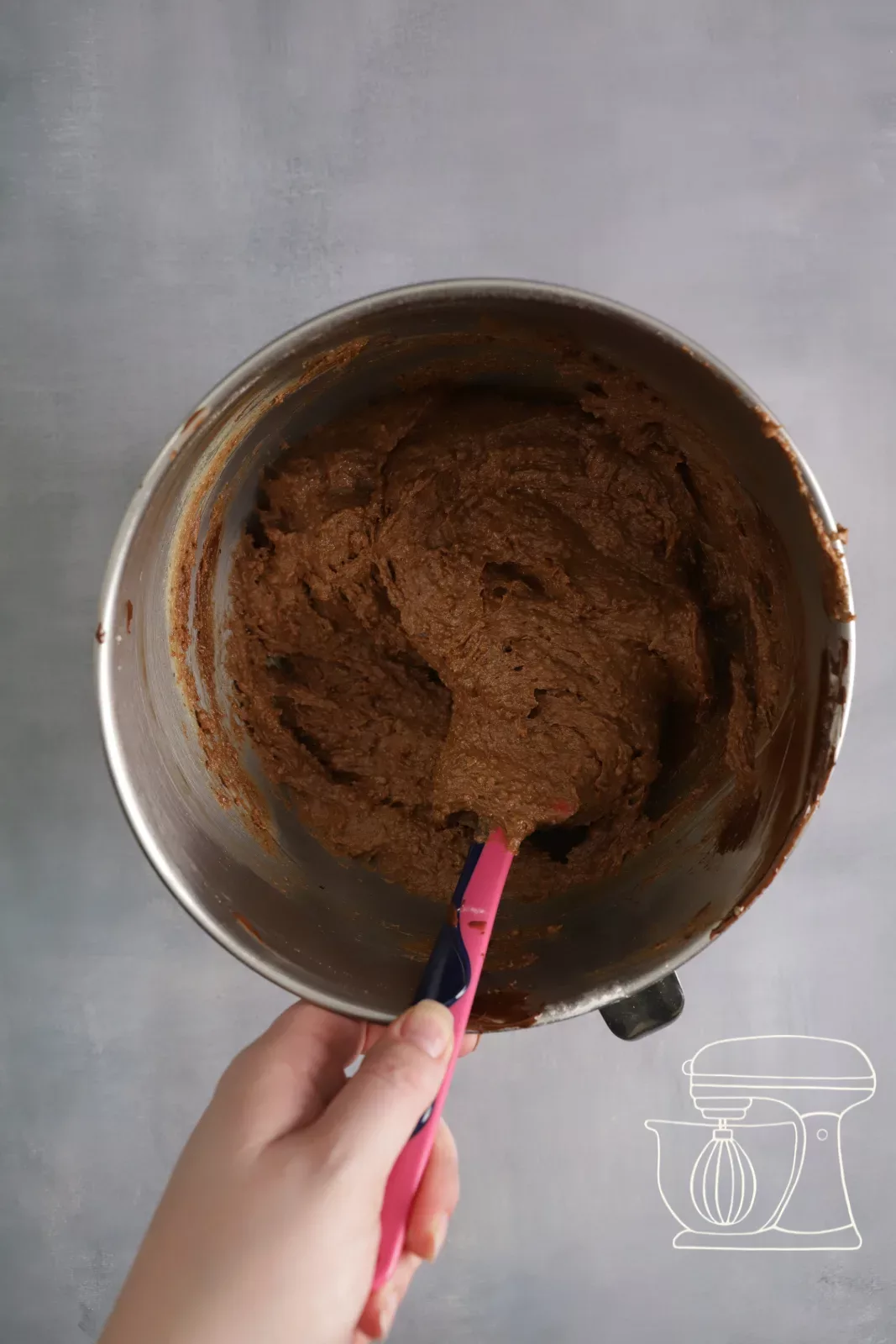 Impasto al cioccolato e nocciola pronto nella ciotola