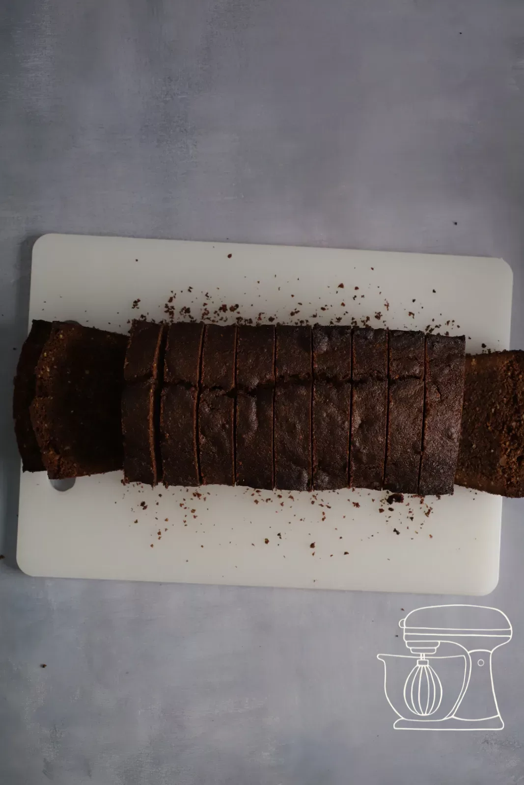 Fette di cake pronte per essere decorate