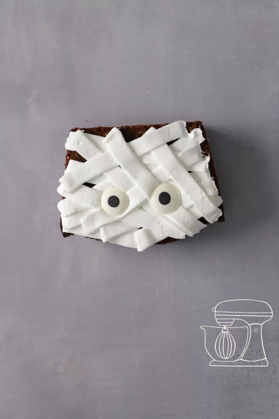 Cake mummia con due grandi Occhi di zucchero