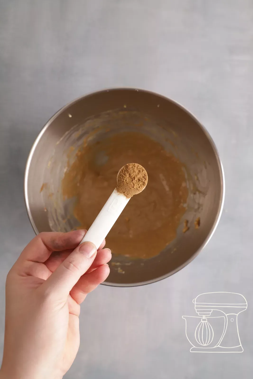 Misurare le spezie per pan di zenzero