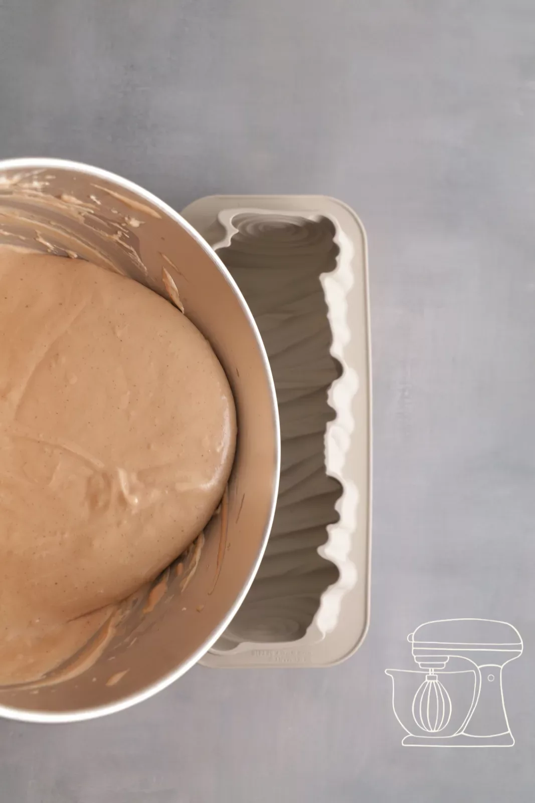 Versare la mousse nello stampo Lana