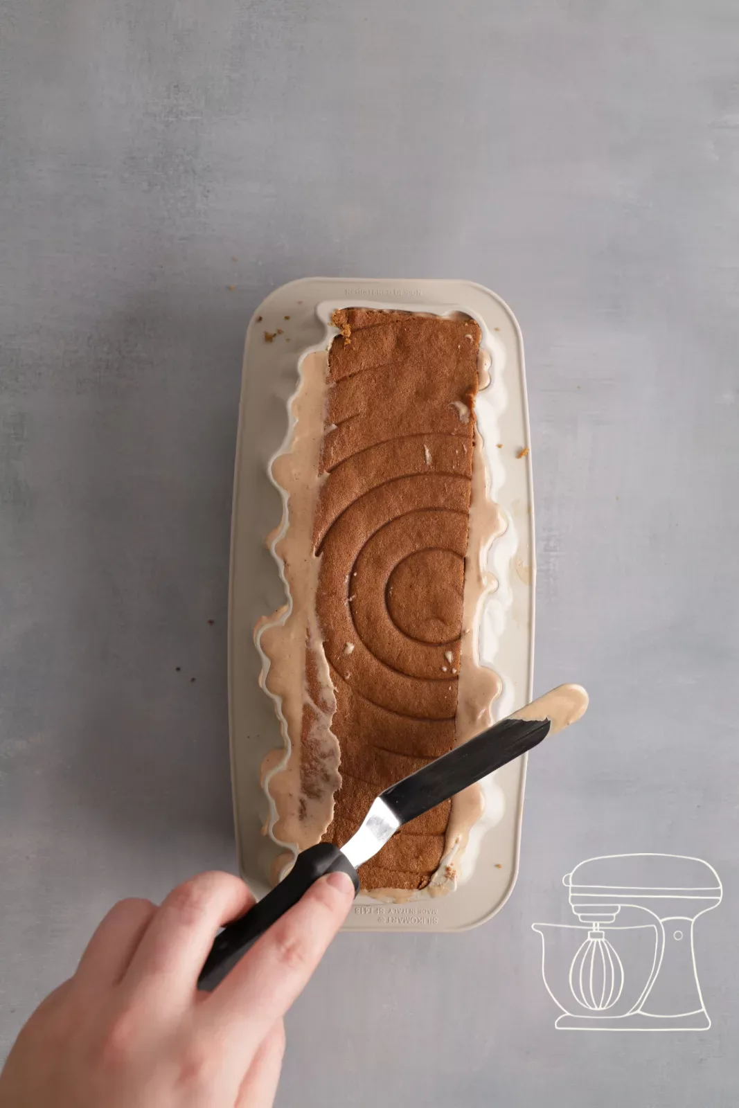 Togliere la mousse in eccesso