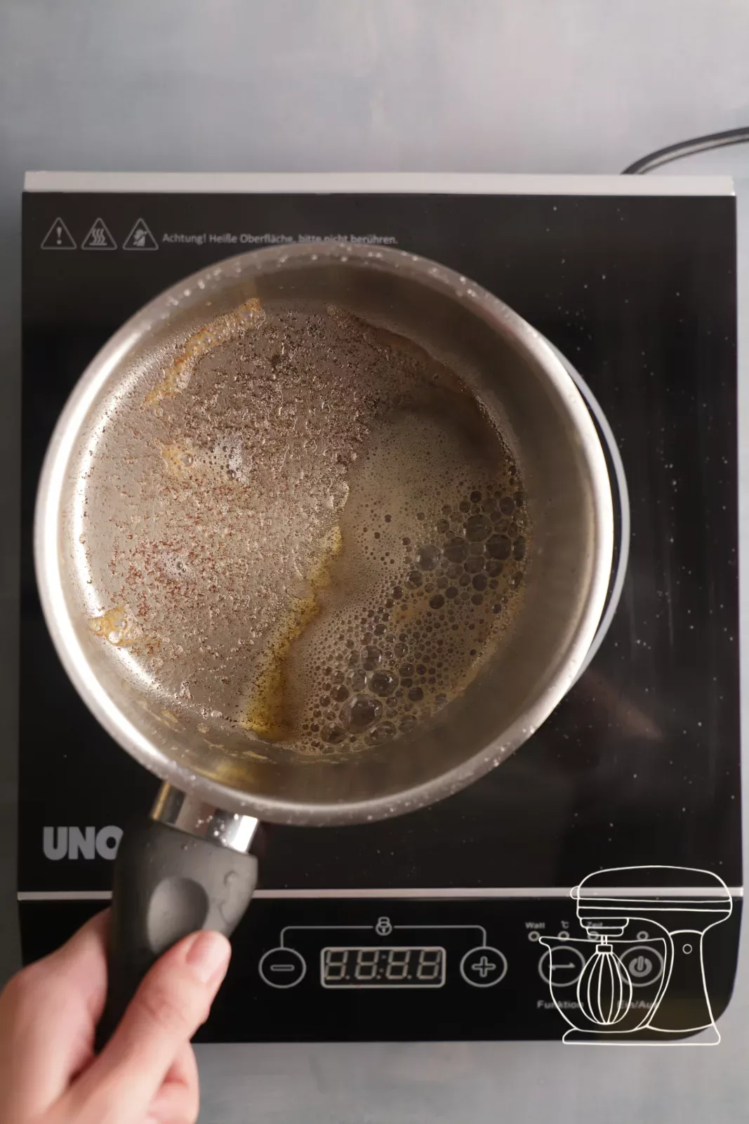 Browned nut butter in the saucepan