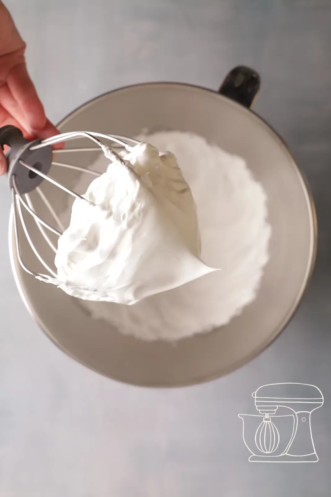 Soft meringue on the whisk